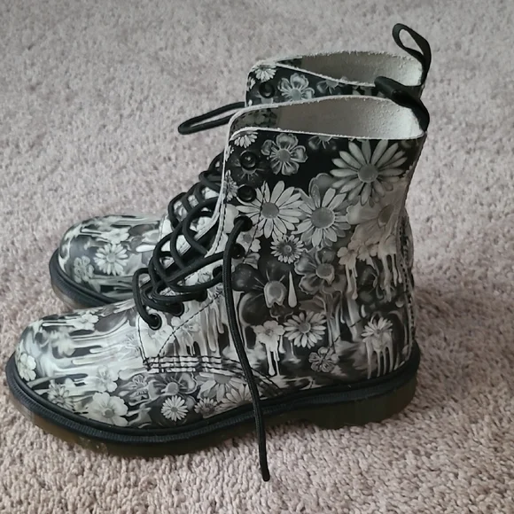 Doc Martens Floral Slime - RARE - LIKE NEW - Picture 4 of 7